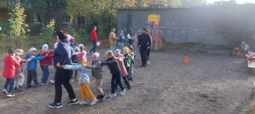 Бодрящая утренняя зарядка совместно с родителями Бодрящая утренняя зарядка совместно с родителями.