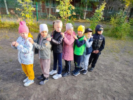Бодрящая утренняя зарядка совместно с родителями Бодрящая утренняя зарядка совместно с родителями.